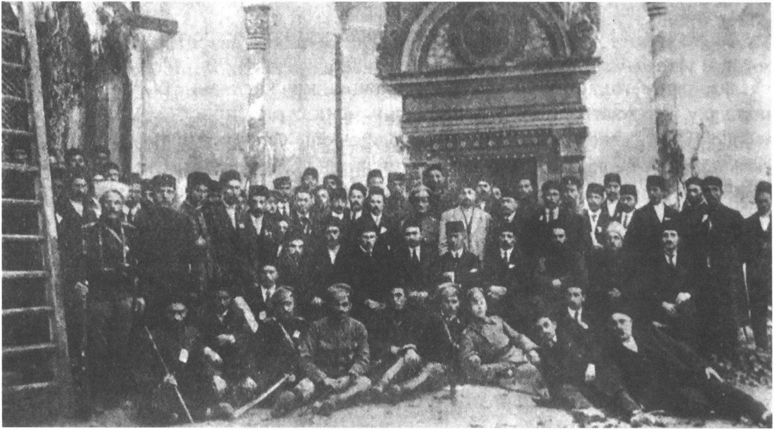 Делегаты Первого курултая. Фото 1917 г. Автор неизвестен Делегаты Первого курултая. Фото 1917 г. Автор неизвестен