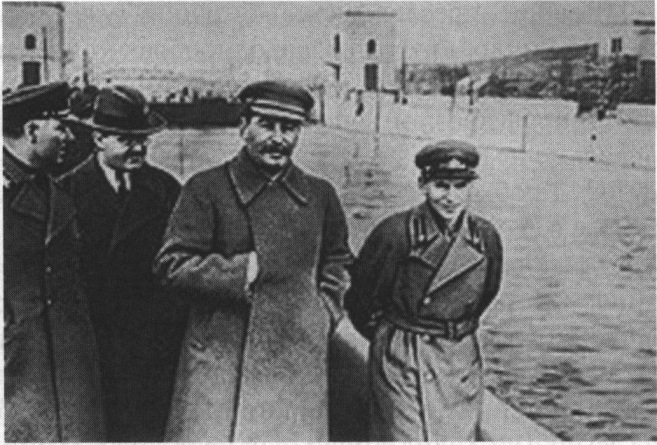 Ворошилов, Молотов, Сталин, Ежов на канале Москва-Волга Ворошилов, Молотов, Сталин, Ежов на канале Москва-Волга