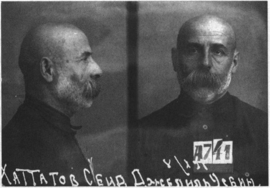 С.Д. Хаттатов до и после ареста. Фото из коллекции издательства «Тезис» С.Д. Хаттатов до и после ареста. Фото из коллекции издательства «Тезис»