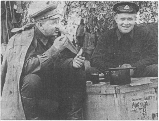 Командующий Приморской армией И.Е. Петров у моряков Командующий Приморской армией И.Е. Петров у моряков