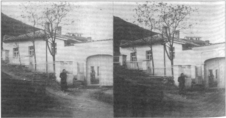 Дом где родился И.К. Айвазовский. Фото Э. Редлиха. 80-е годы XIX ст. Дом где родился И.К. Айвазовский. Фото Э. Редлиха. 80-е годы XIX ст.