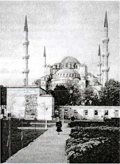 Мечеть Ахмета (Голубая мечеть). 1609—1616 гг. Стамбул. Турция Мечеть Ахмета (Голубая мечеть). 1609—1616 гг. Стамбул. Турция